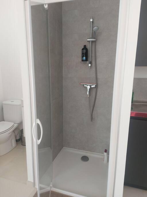 Studio Neuf Avec Acces Piscine Valergues Екстериор снимка
